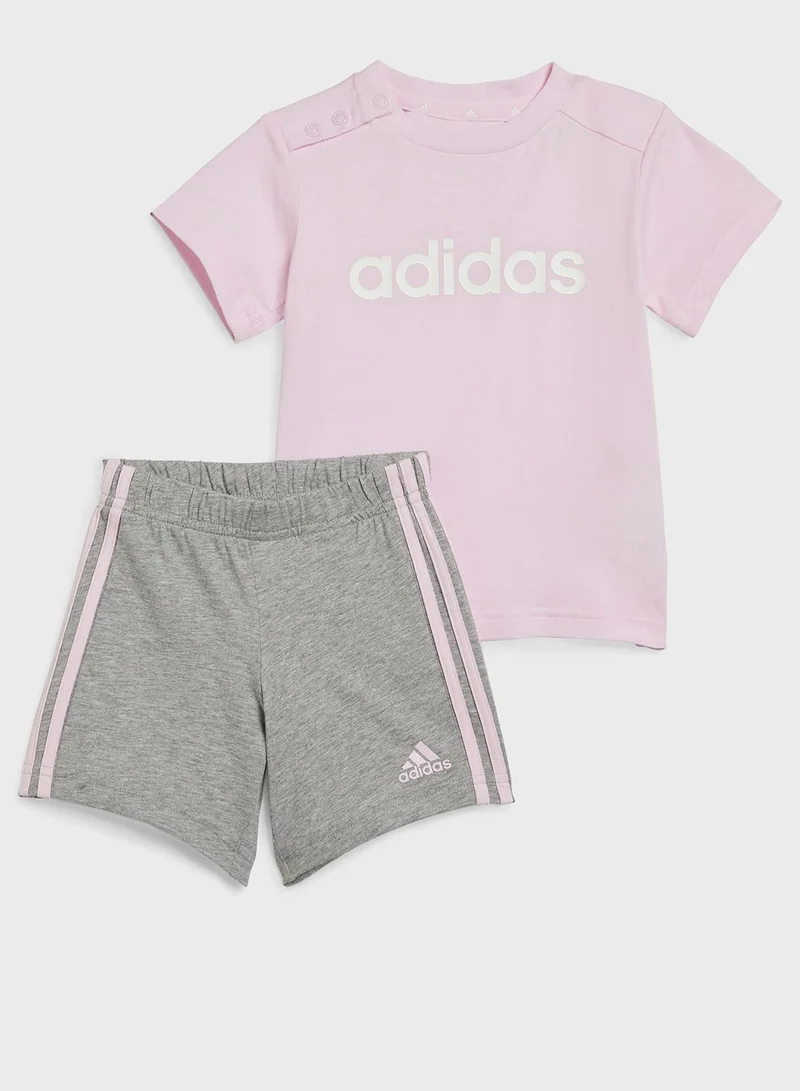 adidas طقم تيشيرت وشورت قطني مزين بخطوط الماركة للأطفال الرضع