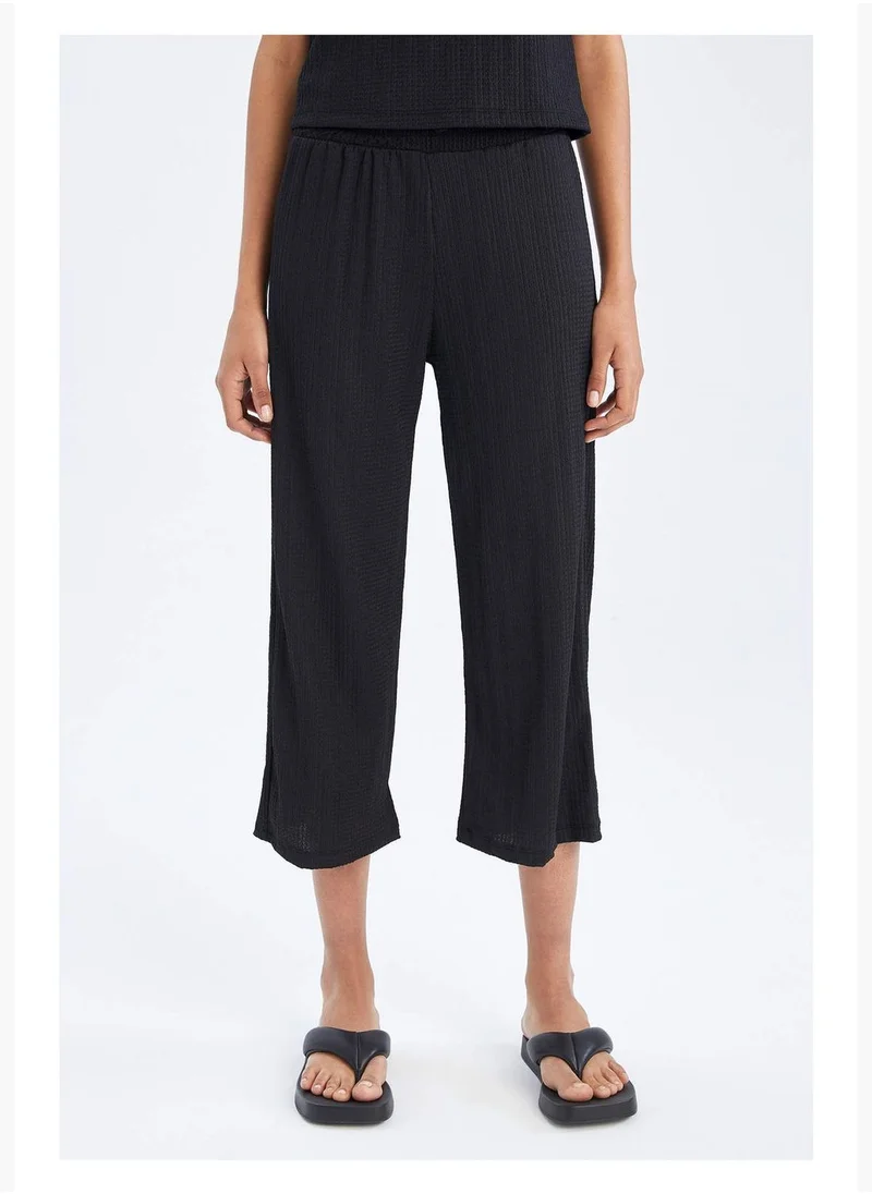 DeFacto Elastic Waist Capri Trousers