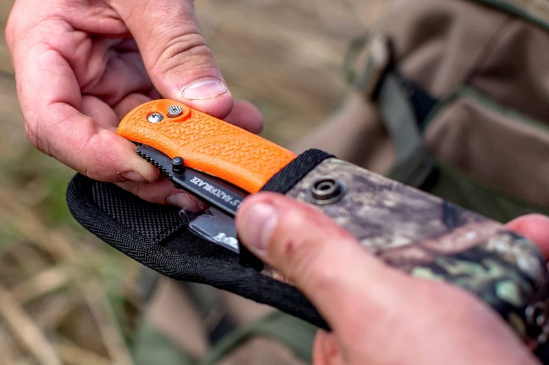 Outdoor Edge Razor-Lite Folding Hunting Knife – 3.5″ Replaceable Razor Blades, Non-Slip Rubber Handle, Lock-Back Safety, Includes 6 Blades and Nylon Sheath - Image 5