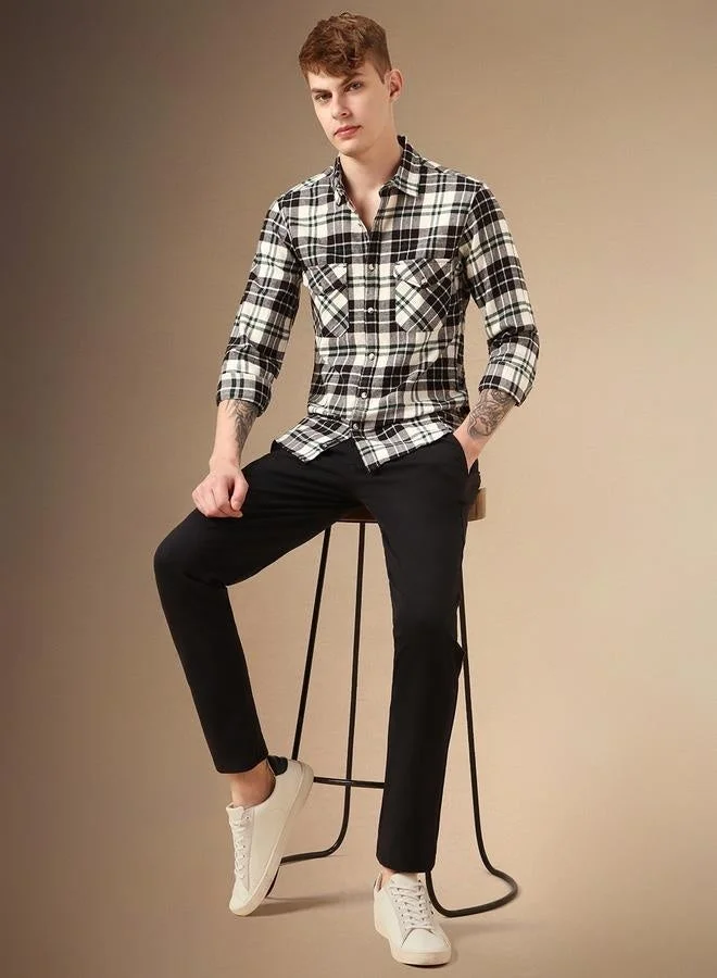 دينيس لينغو قميص قطن أسود بقصة مريحة وياقة عادية