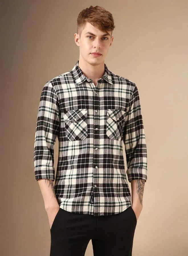 دينيس لينغو قميص قطن أسود بقصة مريحة وياقة عادية