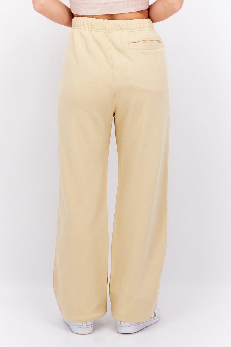 ESPRIT سروال رياضي مزين بشعار للنساء بتصميم عادي، بيج - Image 2