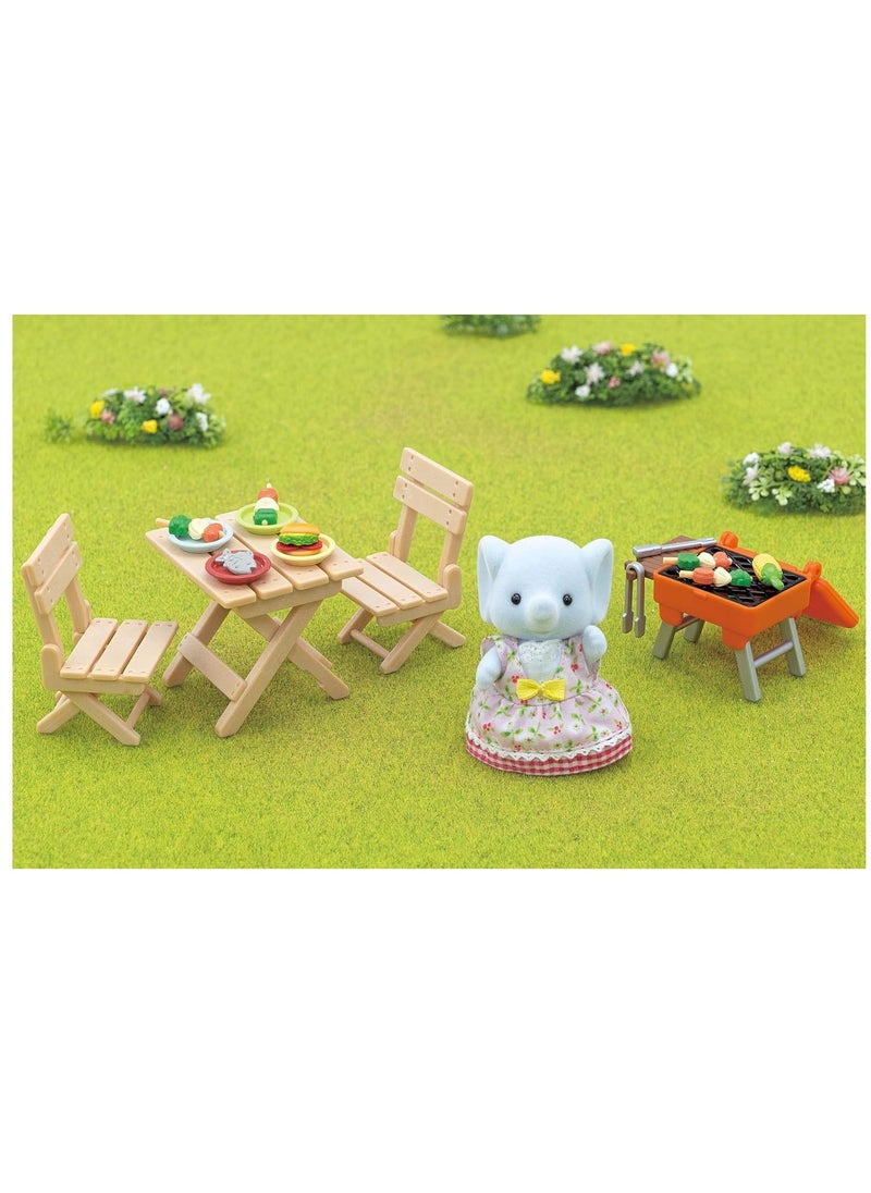 Sylvanian Families Sylvanian Families BBQ Picnic Set  - Image 4