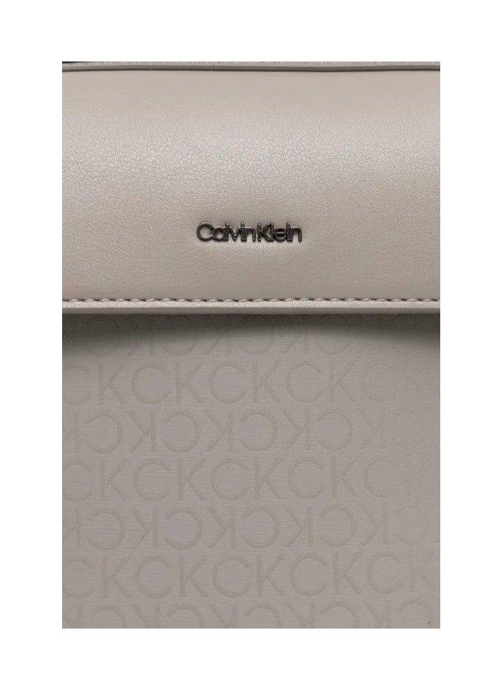 CALVIN KLEIN SLEEK REPORTER BAG  - Image 3