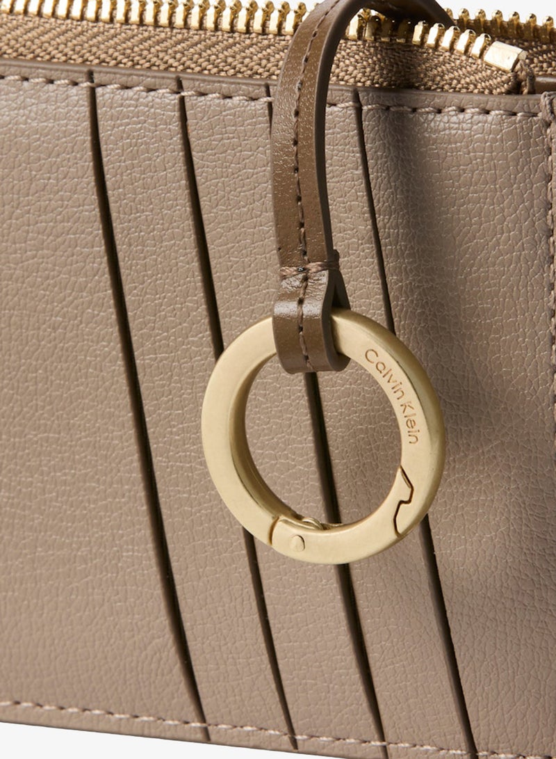 كالفن كلاين حافظة بطاقات بسحاب وشعار - Image 3