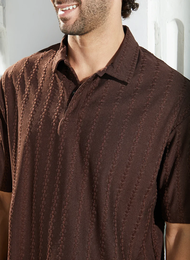 كامبوس سوترا Men's Mocha Brown Spiralknot-Tactile Oversized Polo T-Shirt