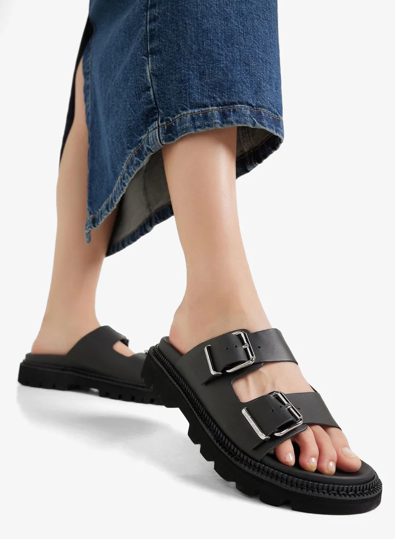 تومي جينز صنادل كاجوال متعددة الأشرطة