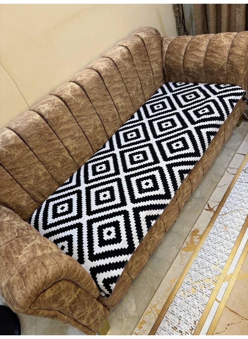 Sofa cover Also a floor mat with very chic tassels Material: Chenille jacquard Size: 70 x 195 cm