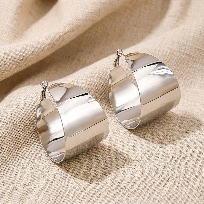 Elegant C-Shaped Gold Glossy Earrings - Vintage Geometric Metal Design for Women