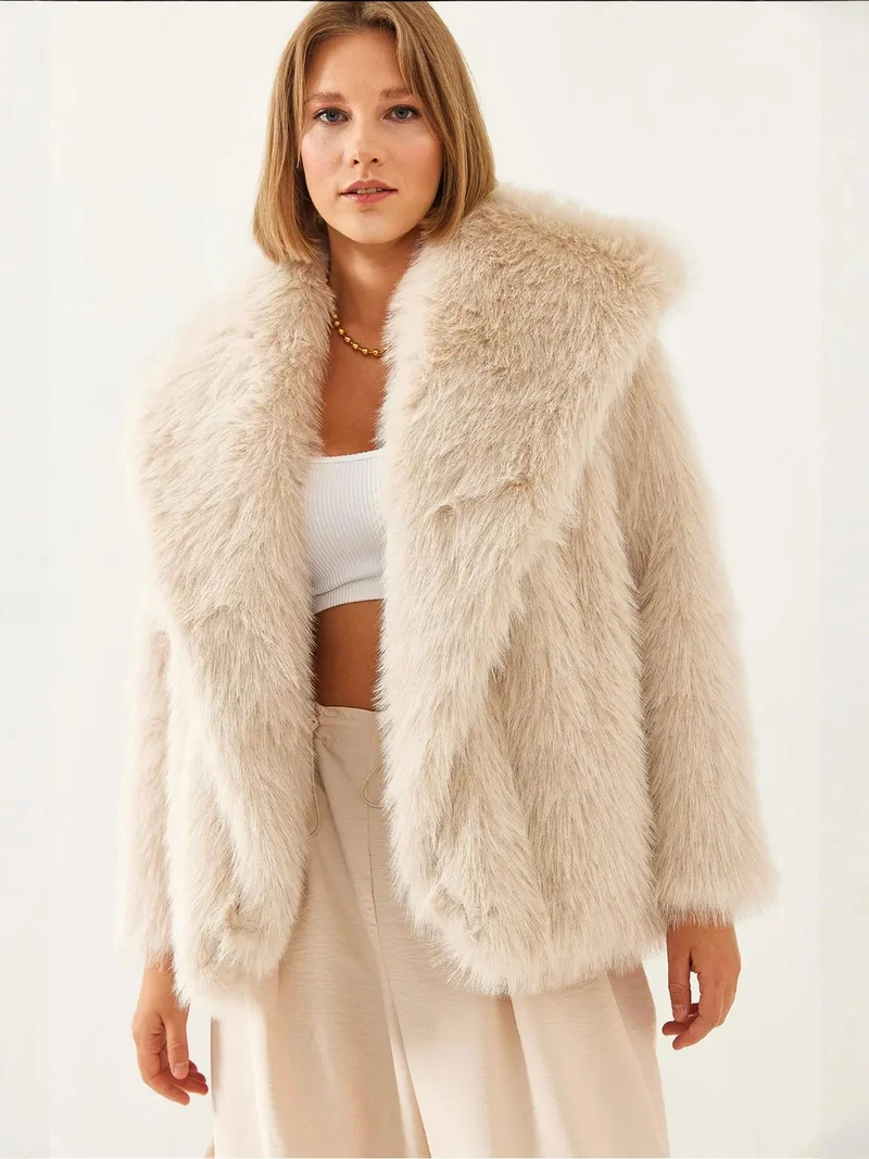 بيانكو لوتشي شال فرو صناعي بياقة من لوكسي