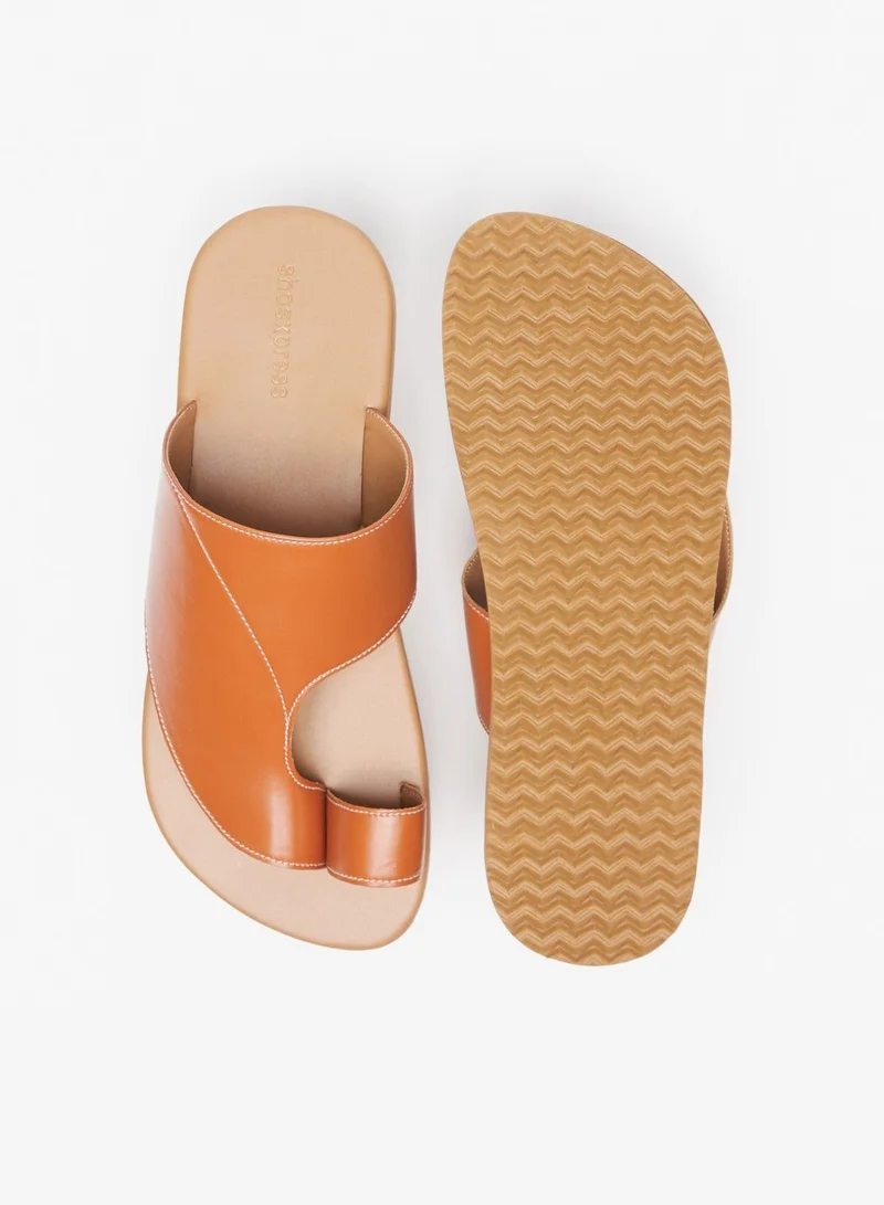 shoexpress Solid Slip On Arabic Sandals with Toe Ring