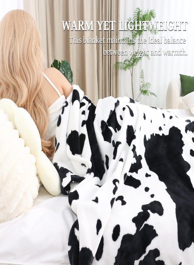 SEEGU بطانية صوفية صغيرة للأطفال - بطانية ناعمة بنقشة بقرة لسرير الأطفال وعربة الأطفال والسفر، ديكور سرير باللونين الأسود والأبيض لجميع الفصول - هدايا بنقشة بقرة للبنات والأولاد 40 بوصة × 50 بوصة - Image 5