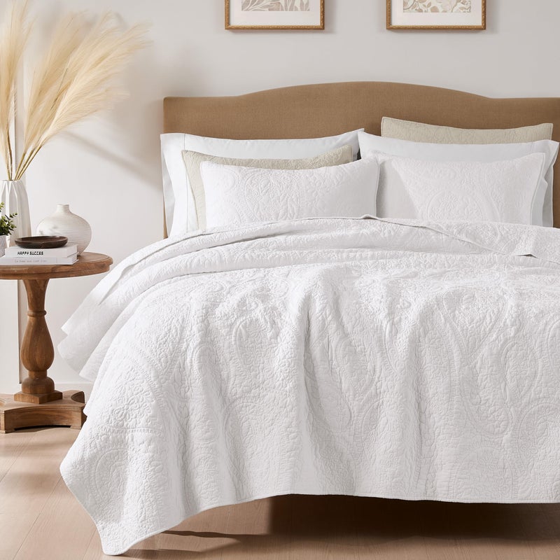 palassio White Paisley 100% Cotton Quilt Queen Size Bedding Sets with 2 Pillow Shams, Boho Floral Lightweight Farmhouse Country Vintage Soft Bedspread Shabby Chic Coverlet for All Season, 3 Pieces - Image 1