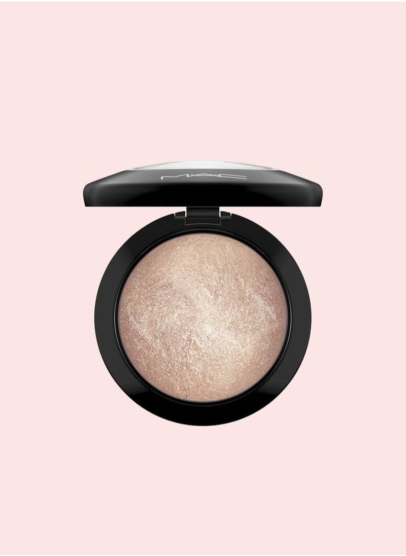 MAC Cosmetics Mineralize Skinfinish Highlighter - Soft & Gentle 