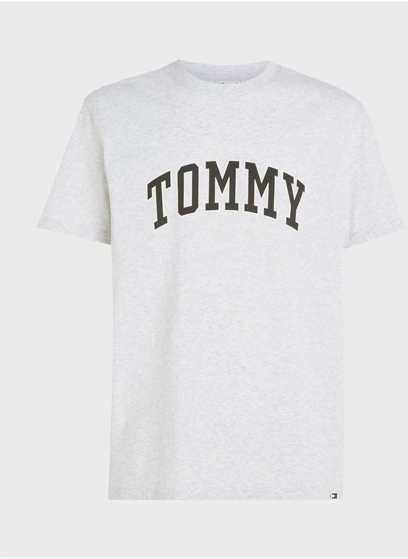 TOMMY JEANS Logo Crew Neck T-Shirt