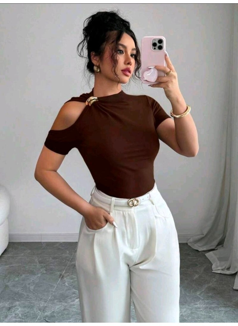 شي إن SHEIN Women Short Sleeve Metal Decorated Hollow Out Solid Color Fashion T-Shirt - Image 1