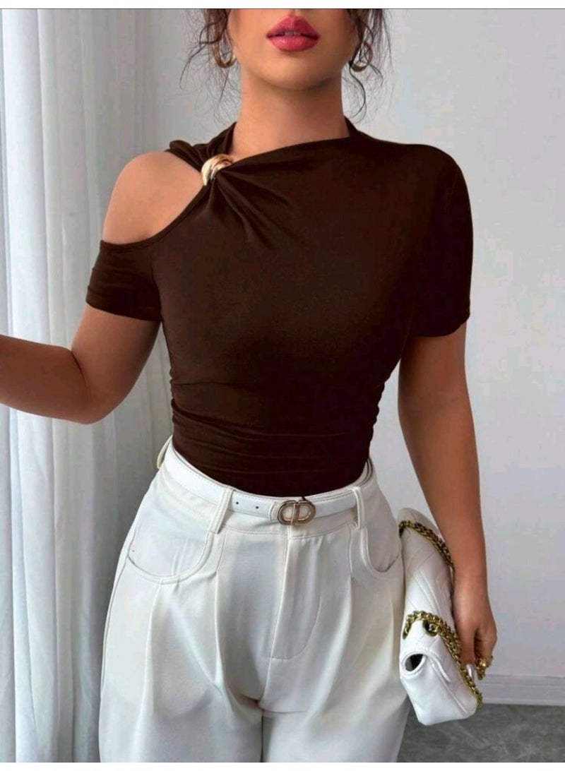 شي إن SHEIN Women Short Sleeve Metal Decorated Hollow Out Solid Color Fashion T-Shirt - Image 4