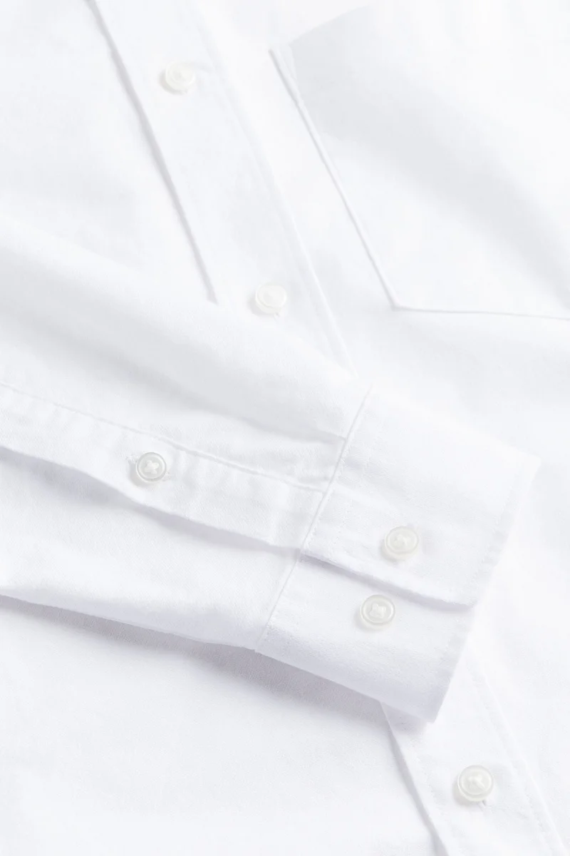 اتش اند ام قميص أكسفورد بقصة عادية