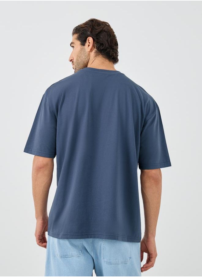 Styli Styli Solid Crew Neck Short Sleeve T-Shirt  - Image 4
