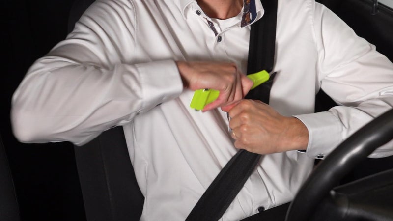 Lifehammer CR-134455 Brand Safety Hammer, The Original Emergency Escape and Rescue Tool with Seatbelt Cutter, Made in The Netherlands, Glow Yellow - Image 2