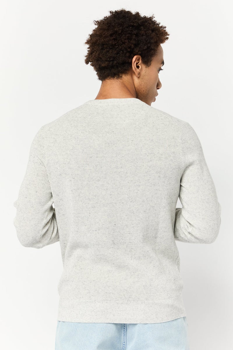 Celio سويت شيرت رجالي بياقة مضلعة، رمادي فاتح - Image 4