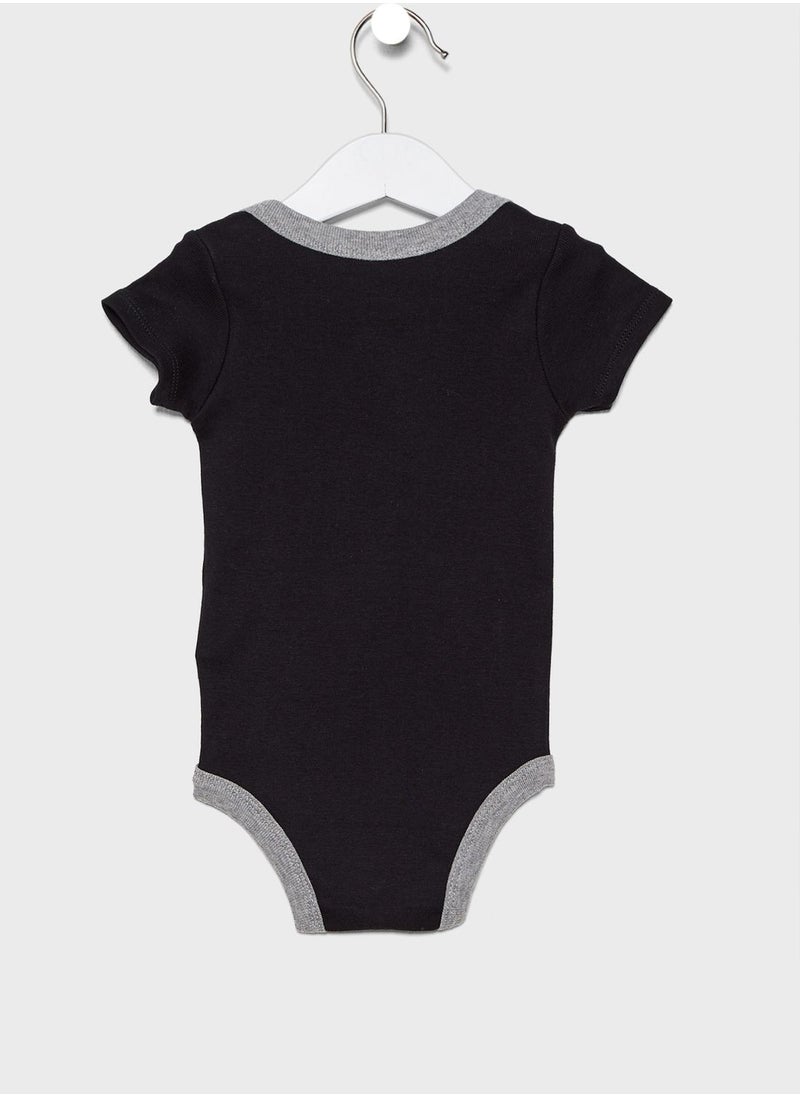 Nike - Infant 3 Pack Futura Logo Set - Image 1