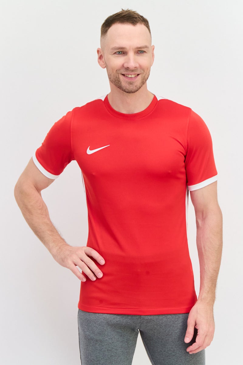 Nike تي شيرت كرة قدم قصير الأكمام للرجال بتصميم نحيف، أحمر - Image 1