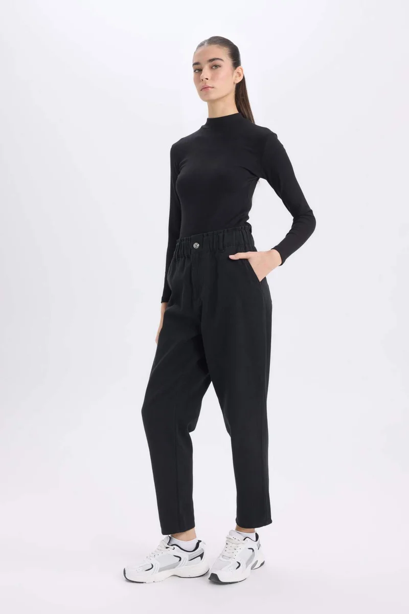 ديفاكتو Paperbag Gabardine Pocketed Standard Leg Trousers