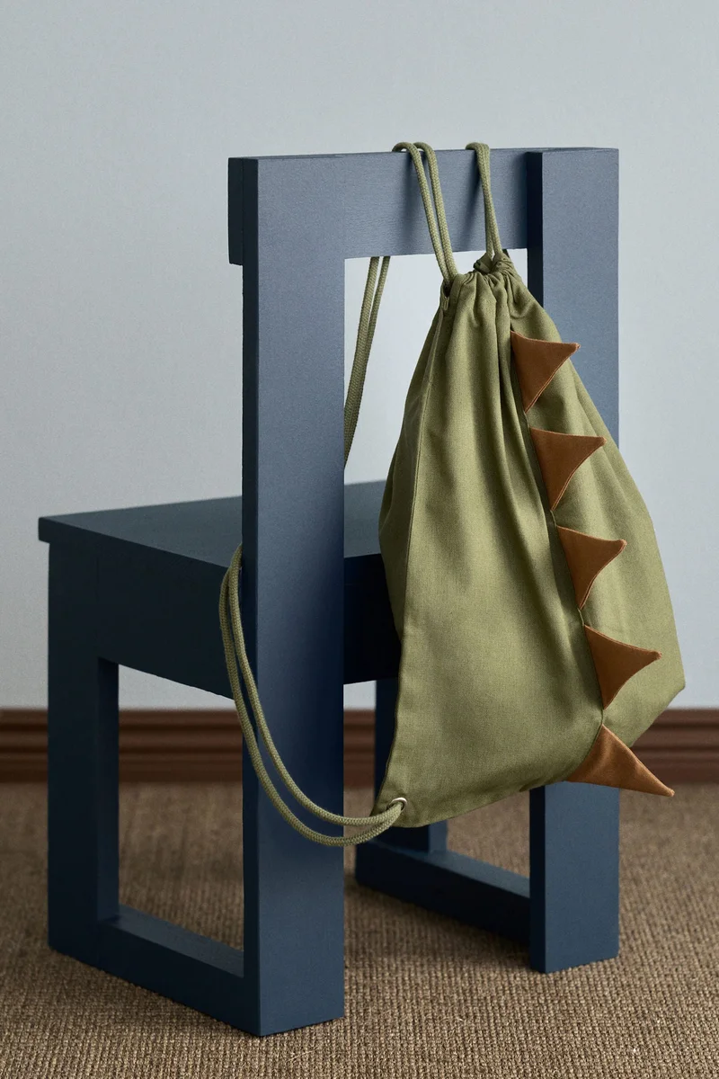 H&M Dinosaur-inspired gym bag