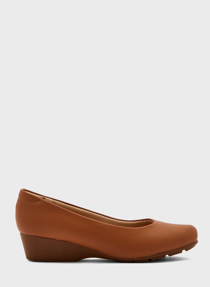 MODARE Lexi Low-Heel Pumps - Image 1