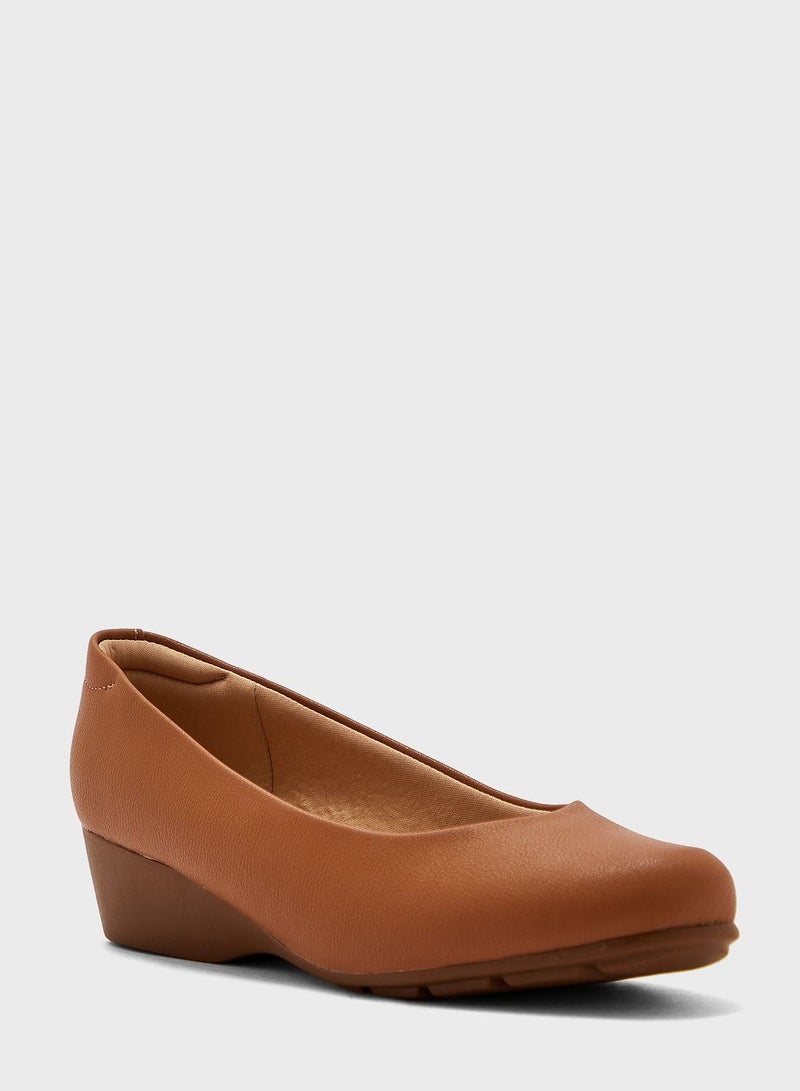 MODARE Lexi Low-Heel Pumps - Image 2