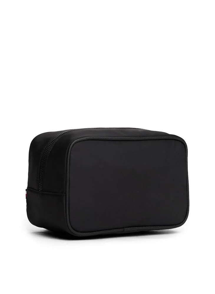 تومي هيلفيغر REPREVE Toiletry Bag