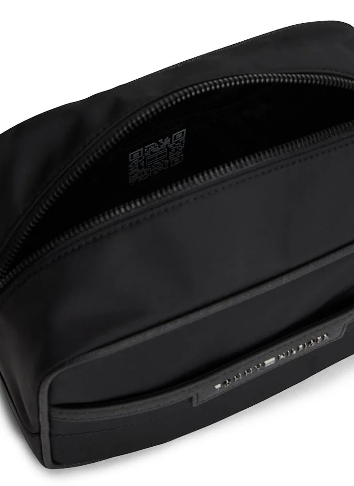 TOMMY HILFIGER REPREVE Toiletry Bag