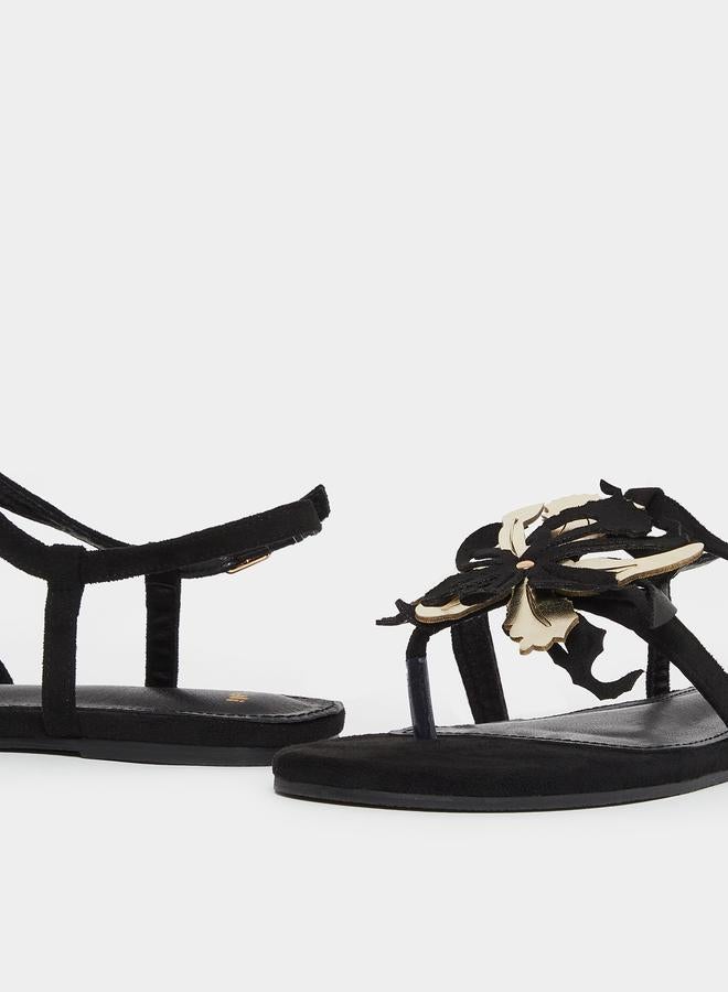 Styli Black Flat Sandals with Floral Detail - Image 3