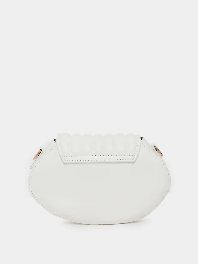 Styli Styli Quilted Seashell Shaped Crossbody Bag with Faux Pearl Handle