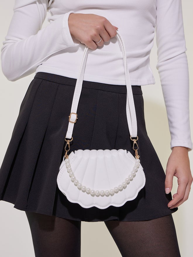 Styli Quilted Seashell Shaped Crossbody Bag with Faux Pearl Handle - Image 3