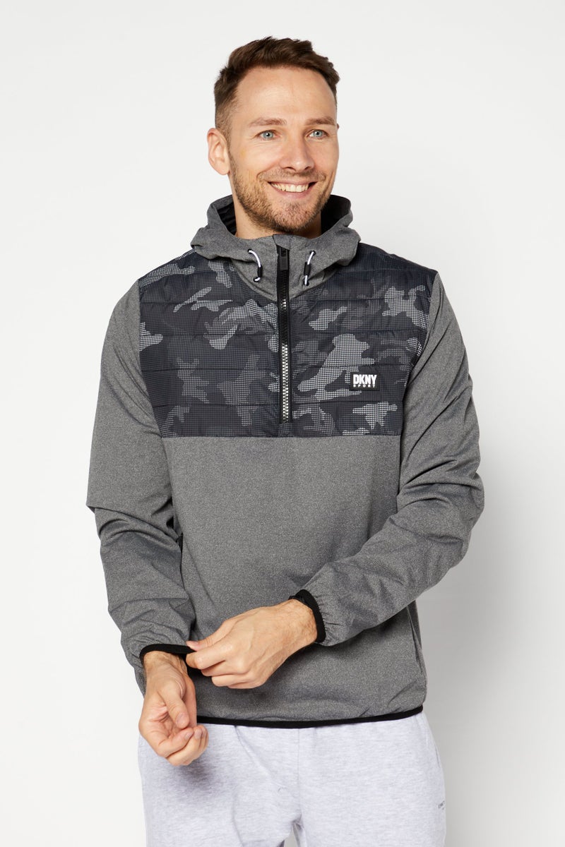 DKNY Sport سويت شيرت رياضي للرجال بأكمام طويلة مع شعار العلامة التجارية، مجموعة سوداء - Image 1