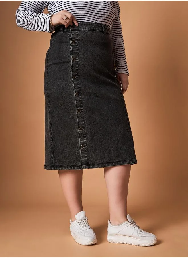 SASSAFRAS Plus Size Acid Wash Midi Skirt with Side Button Details by Styli