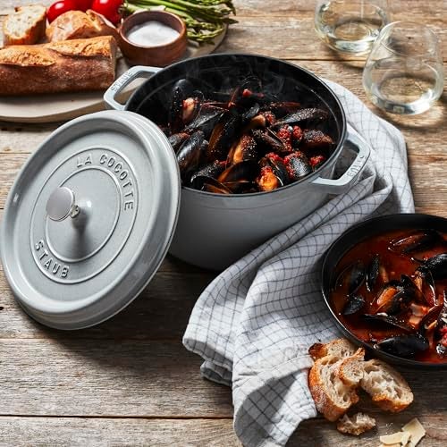 STAUB كوكوت دائري من حديد الزهر سعة 7 لتر - ترافل أبيض، صنع في فرنسا - Image 5