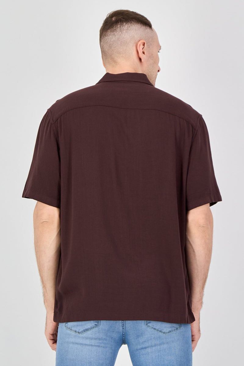 Celio Men Regular Fit Plain Short Sleeve Casual Shirt, Chocolate - Image 3