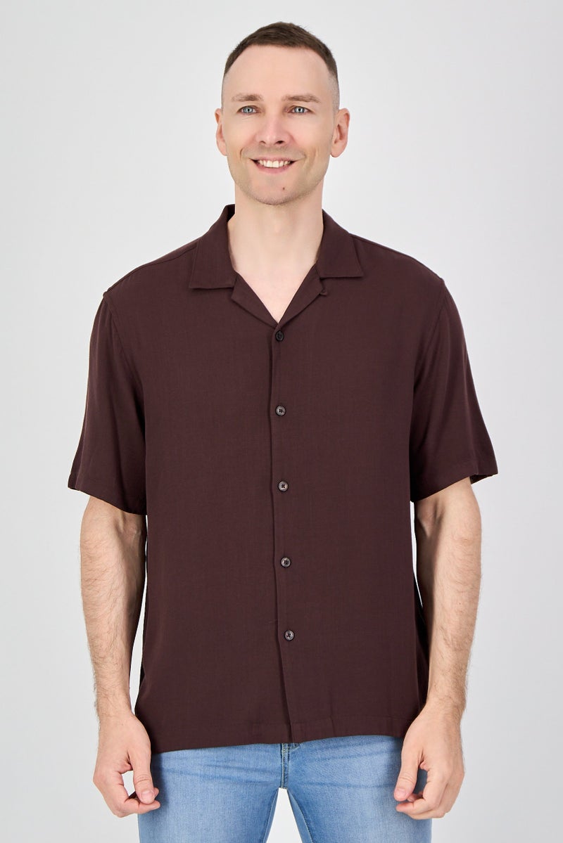 Celio Men Regular Fit Plain Short Sleeve Casual Shirt, Chocolate - Image 1