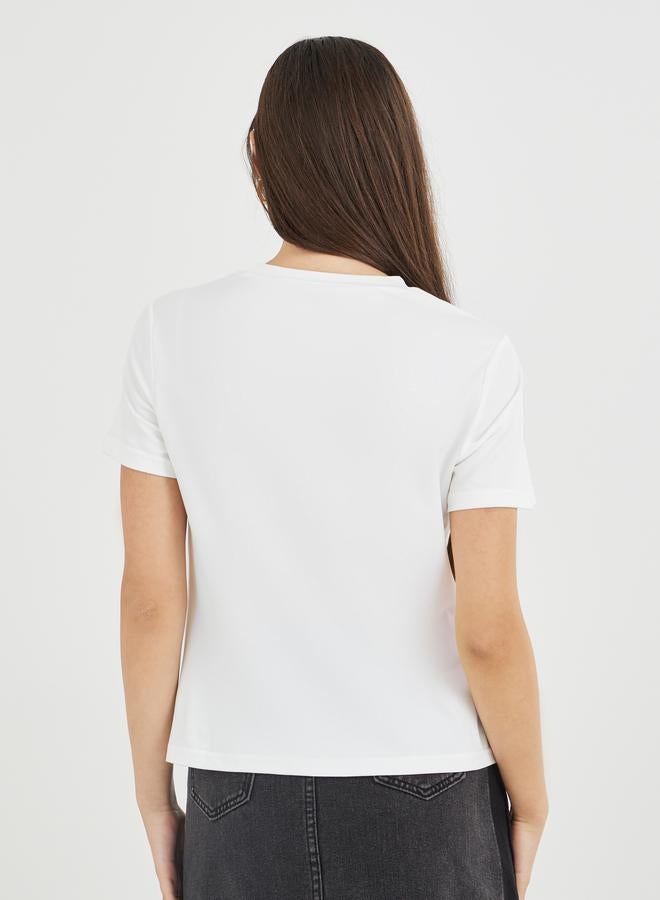 تايك تو تيشيرت بأكمام قصيرة ورقبة دائرية بطبعة شعار - Image 5