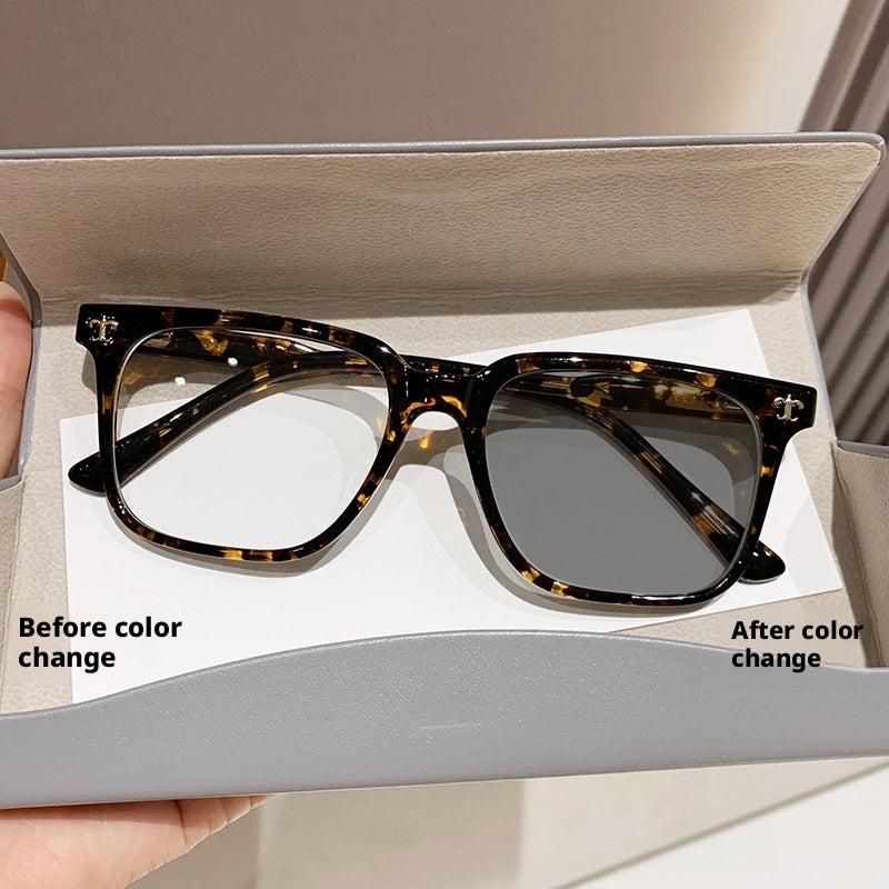 Fashion Retro Multifocal Reading Glasses with Anti-blue Light for Seniors - Image 1