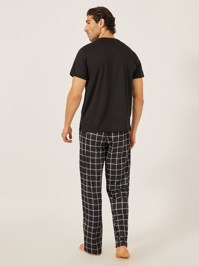 Styli Styli Unwind Solid Henley Neck T-Shirt and Checked Pyjama Set  - Image 4