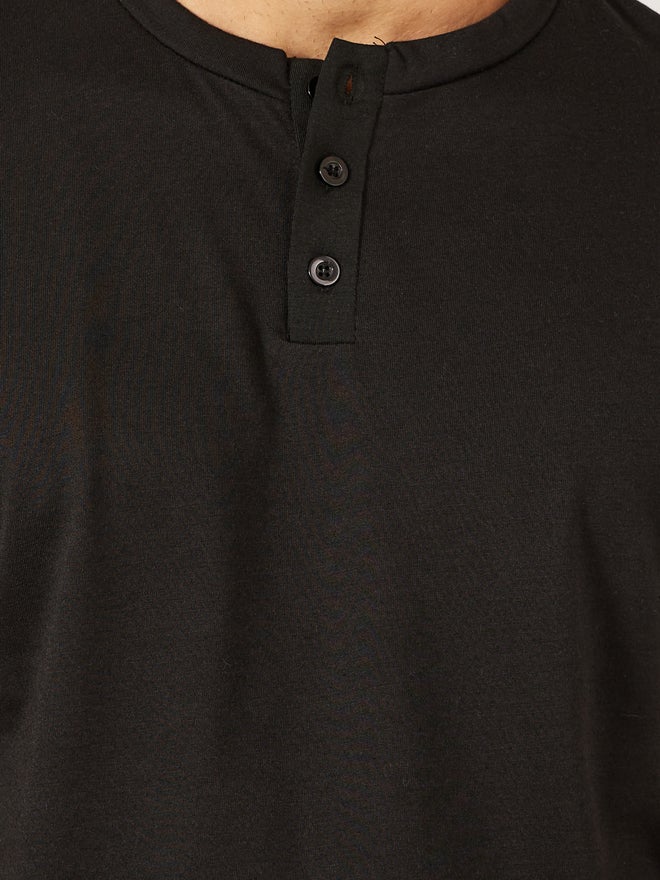 Styli Styli Unwind Solid Henley Neck T-Shirt and Checked Pyjama Set  - Image 3