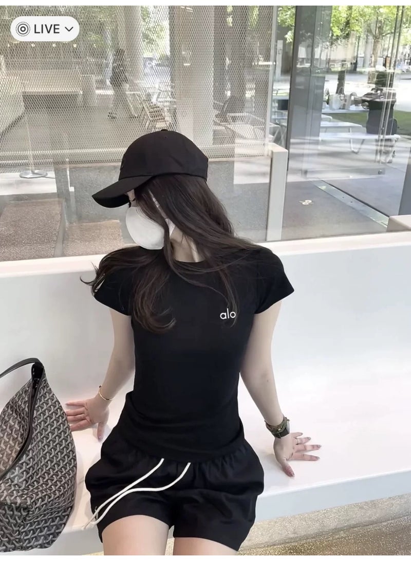 ملابس رياضية Alo Lady Sports بأكمام قصيرة وسريعة الجفاف، ملابس رياضية لليوجا واللياقة البدنية - أسود - Image 5
