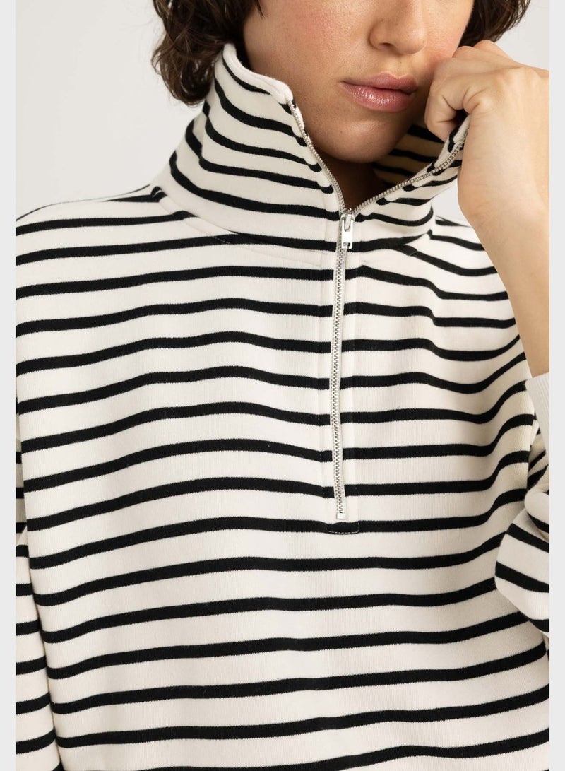 DeFacto Stripe Detail Sweatshirt  - Image 3