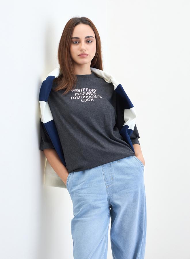Styli Charcoal Slogan Print Oversized T-Shirt - Image 4