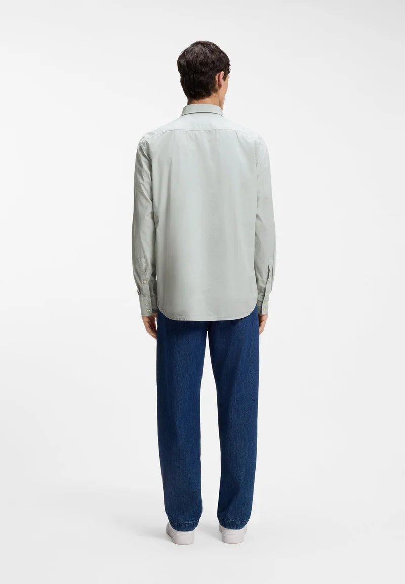 بوس قميص بقصة عادية من قطن البوبلين