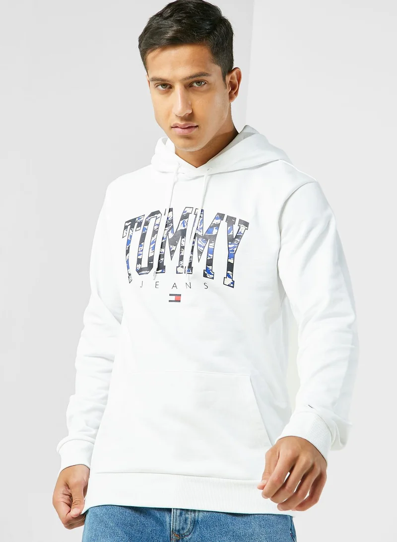 TOMMY JEANS Logo Hoodie
